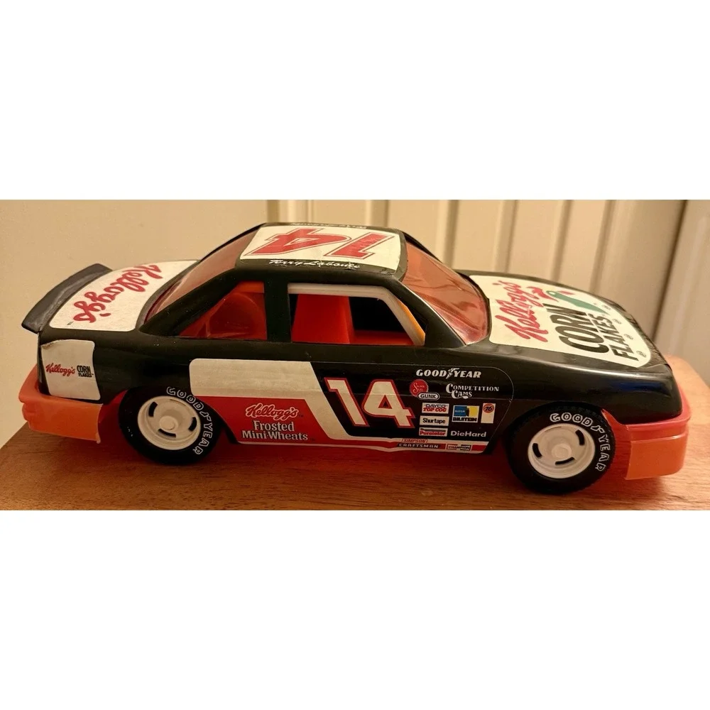 Vintage #14 Kelloggs Corn Flakes Toy Car 15